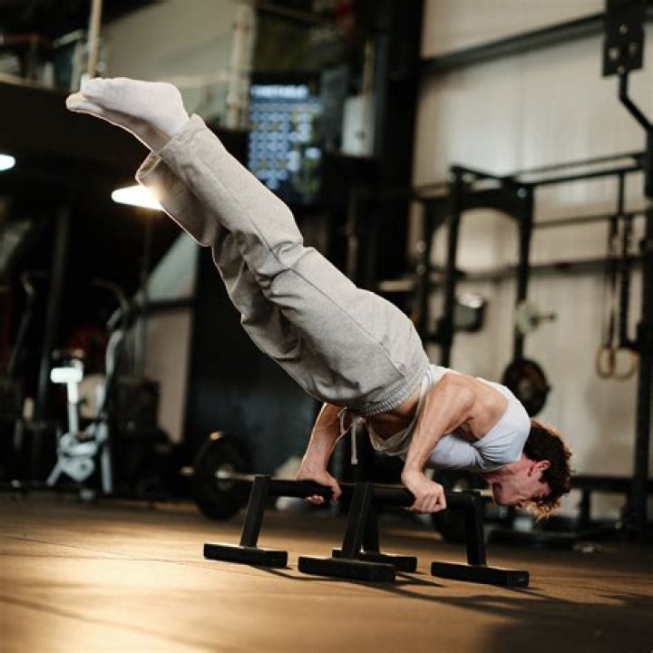 Are handstand push ups dangerous?