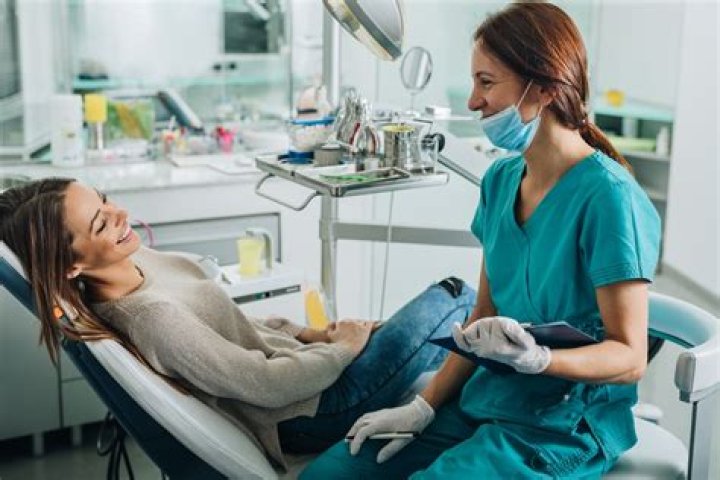 Can a dental hygienist administer nitrous oxide in Florida?