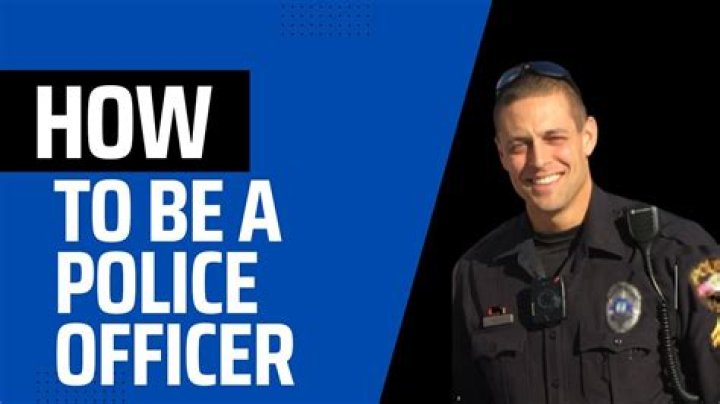 How do I become a customs officer?