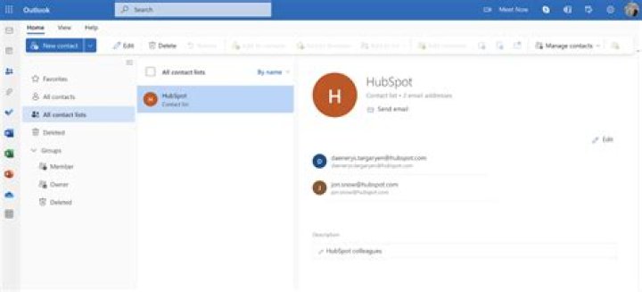 How do I create a distribution list in eM client?