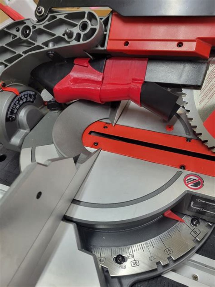 How do you adjust a Milwaukee miter saw?