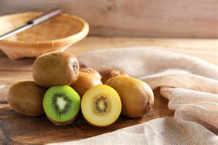 How do you pick a good kiwi fruit?