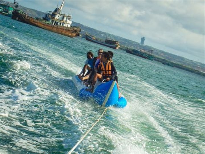 How do you remove self tanner from a banana boat?