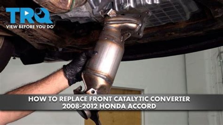 How much does it cost to replace a catalytic converter on a Honda Accord?