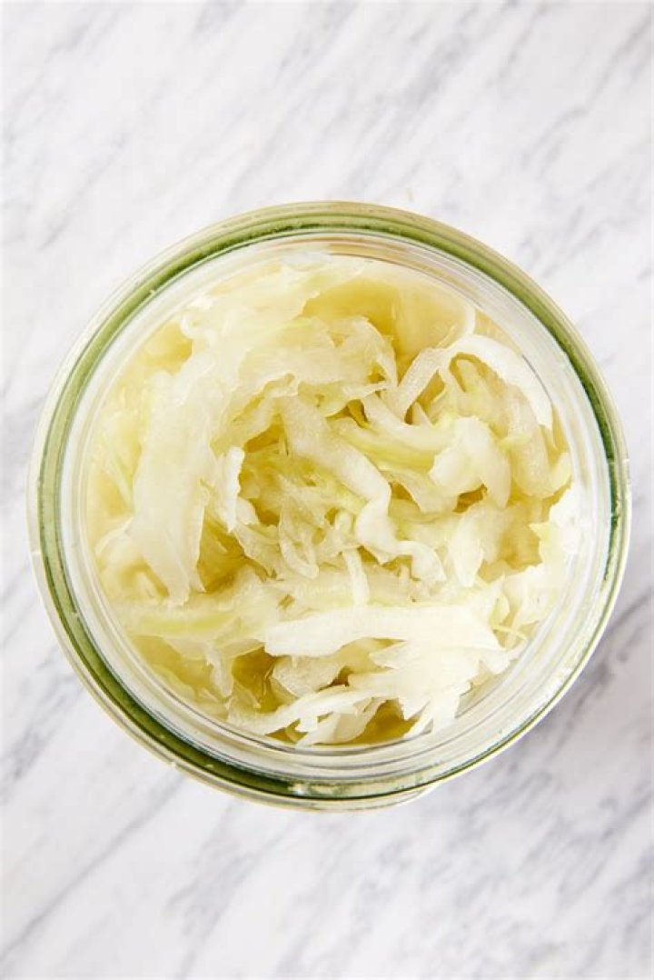 How much sauerkraut do I need for 100 people?