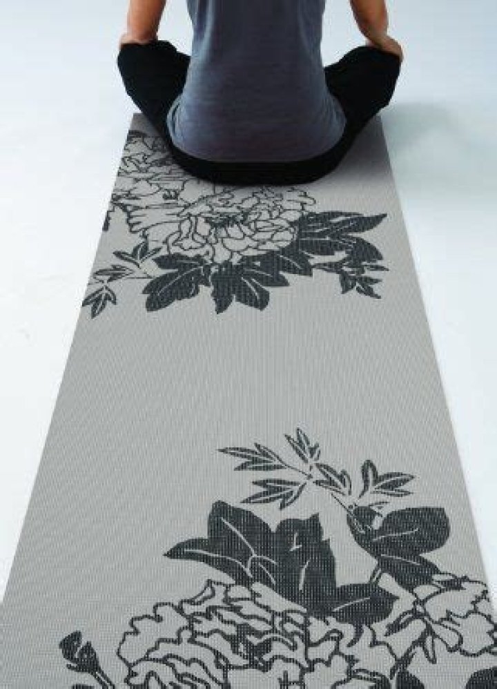 What are Gaiam yoga mats made of?