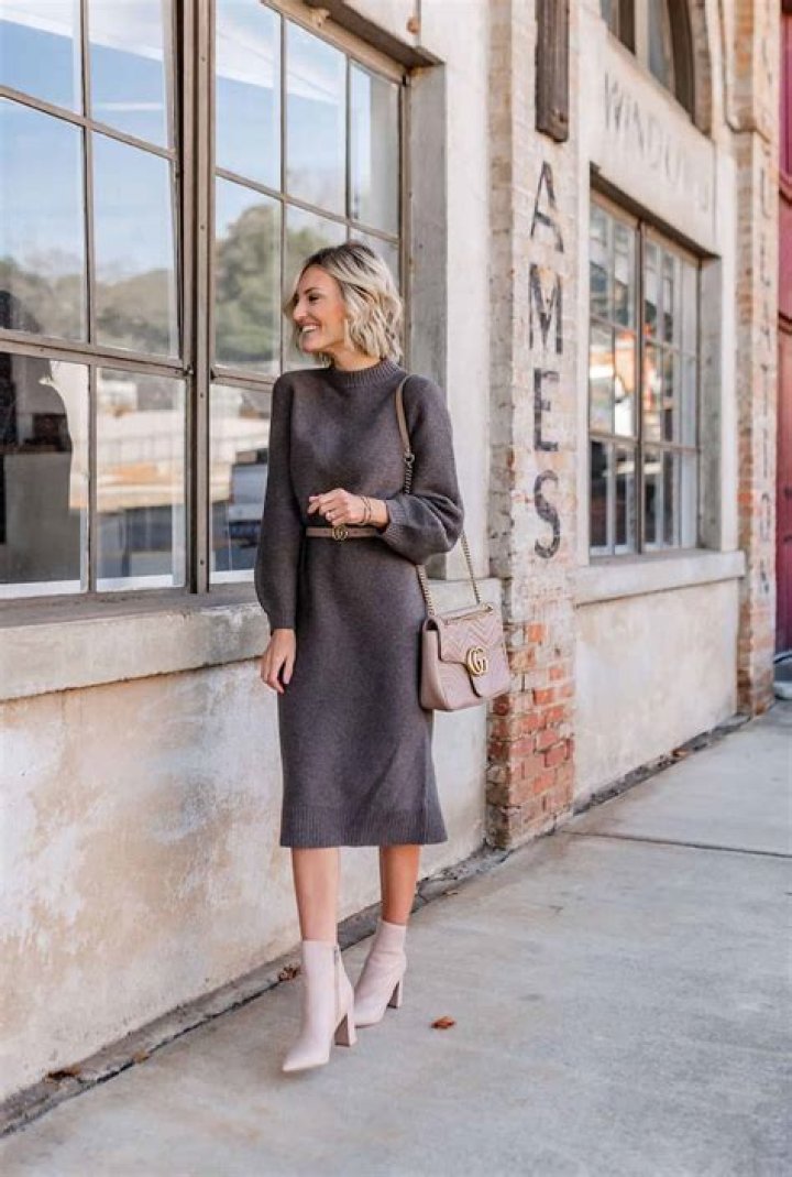What do you wear with a turtleneck?