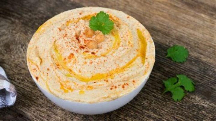 What does hummus taste like?