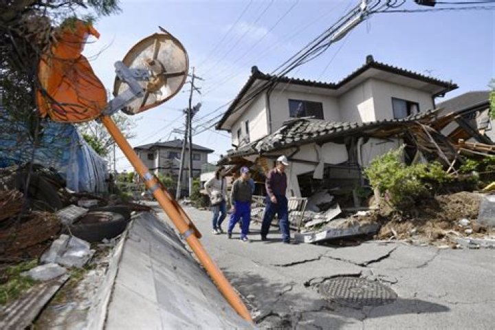 What is an earthquake a natural disaster?
