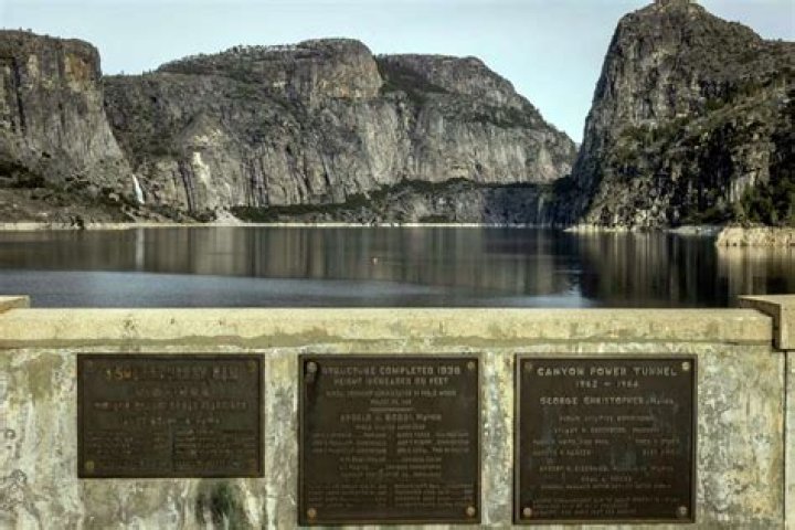 When was Hetch Hetchy reservoir built?