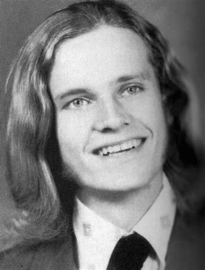 Where did Kelsey Grammer go to school?