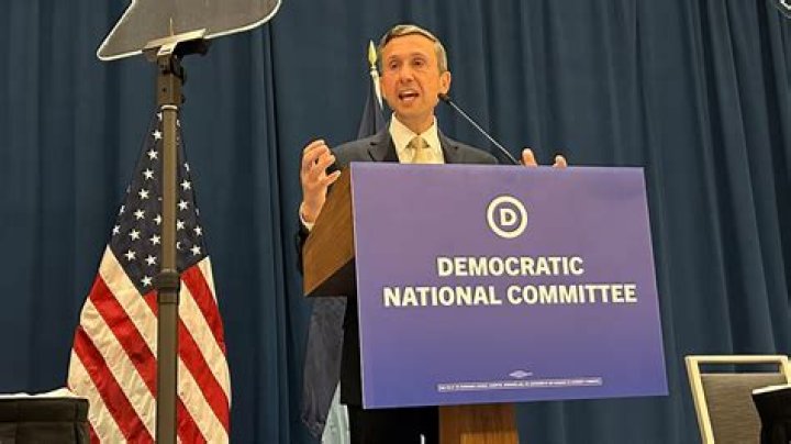 Who are the members of the Democratic National Committee?